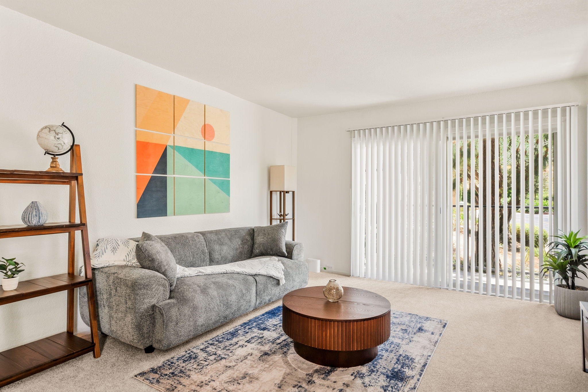 Toluca Hills 1 BR w/ Office