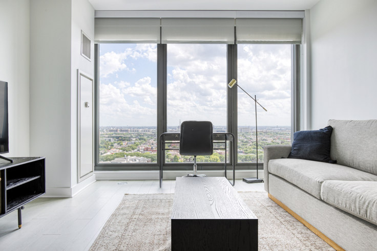 Landmark West Loop, 1035 W Van Buren St